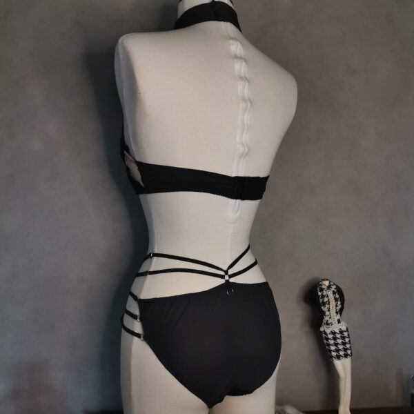 Choke - Ensemble – Image 3